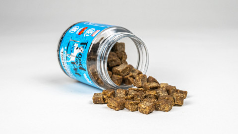 TUF TUF Sprat with tomato - pamlsek pro psa - 120g - Fotogalerie 4